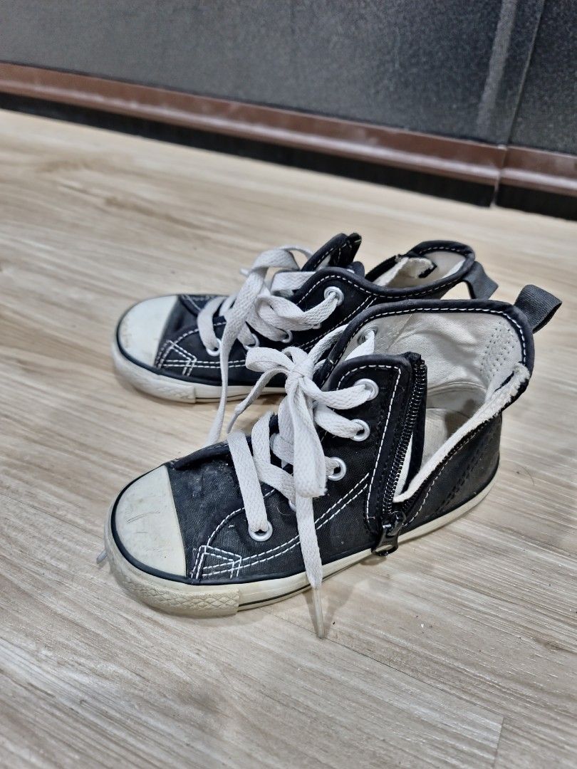Kasut converse kids store