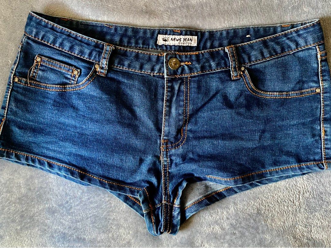 L Denim Shorts (Category: Shorts) located in Rizal. Submitted by xtindera (Listing ID 1221741958, Image 1). Description: .