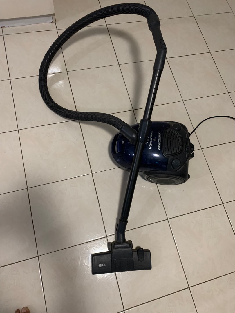 LG 1600w Turbo vacuum cleaner, TV & Home Appliances, Vacuum Cleaner