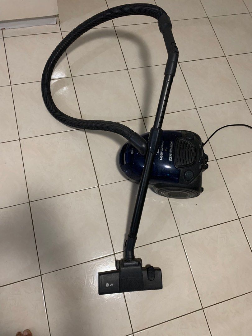 LG 1600w Turbo vacuum cleaner, TV & Home Appliances, Vacuum Cleaner
