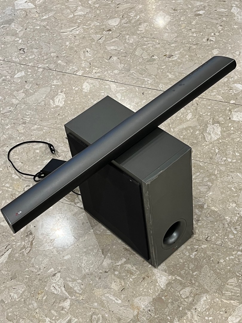 LG Soundbar S34a2d & wireless subwoofer, Audio, Soundbars, Speakers