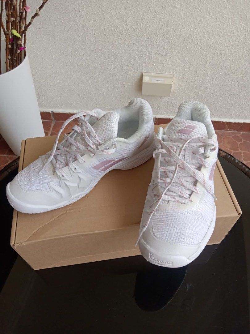 Like New white pink Babolat Women Tennis Shoes size 6 Women s