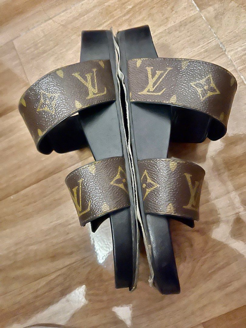 Louis Vuitton Bom Dia Flat Mule in Monogram Leather, Luxury, Sneakers &  Footwear on Carousell