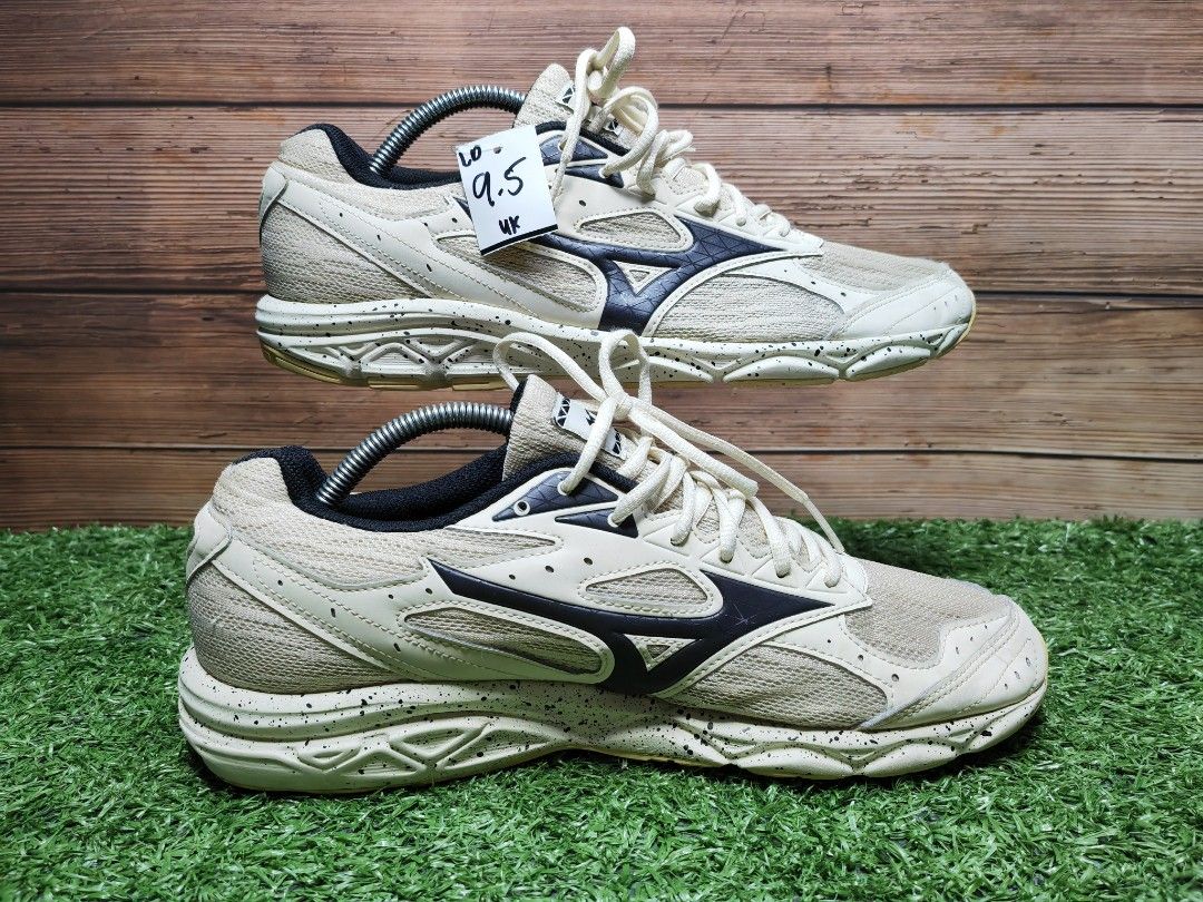 Mizuno spark hotsell