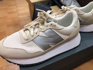 降售！Nb 237  奶油色  25cm 僅穿一次 鑑定為真