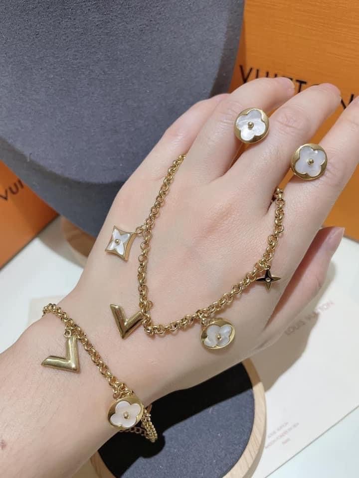 LV Color Blossom BB Multi-Motifs Bracelet, Women's Fashion, Jewelry &  Organisers, Bracelets on Carousell