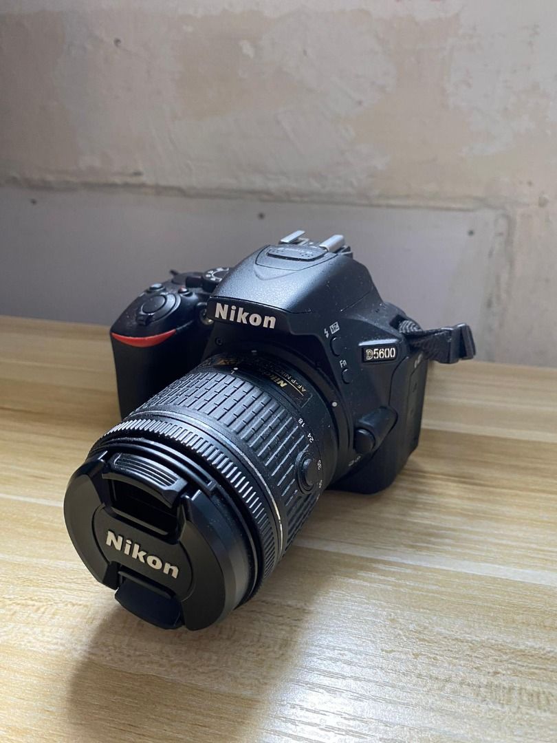 dslr d5600 camera