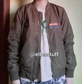 (Kategori: ) berada di . Dikirim oleh ellesstuff (ID iklan 1221702783, Gambar 1). Deskripsi: .