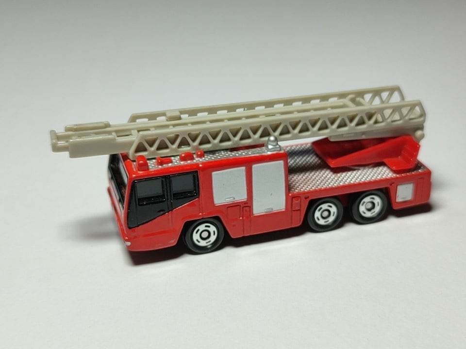 Tomica Japan - 4 Camions De Pompiers Miniatures - Boîte Non Ouverte - Échelle 1:64 - Fabriqué Au Japon