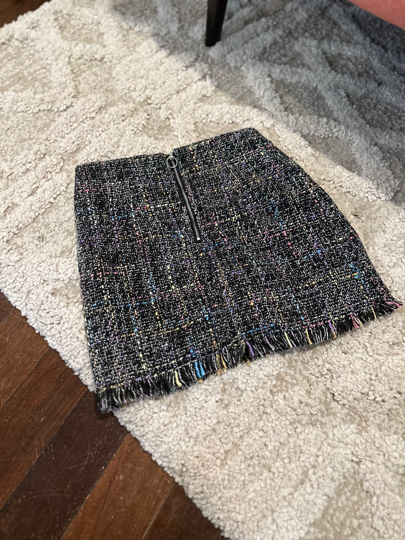 Primark Knit Tweed Skirt (Category: Skirts) located in Makati City. Submitted by bea_anne_13 (Listing ID 1221708707, Image 1). Description: Primark Knit Tweed Skirt. Like new, barely used. No imperfections. Price negotiable .