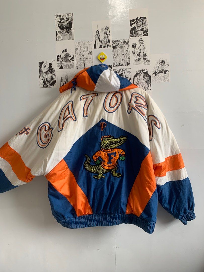 Pro Player Florida Gators (Category: Coats, Jackets and Outerwear) located in Tayabas. Submitted by johnzenandrei (Listing ID 1221833790, Image 1). Description: Large to XL Solid na solid lalo na ribbings Minimal issue but not noticeable 9/10 Condition.
