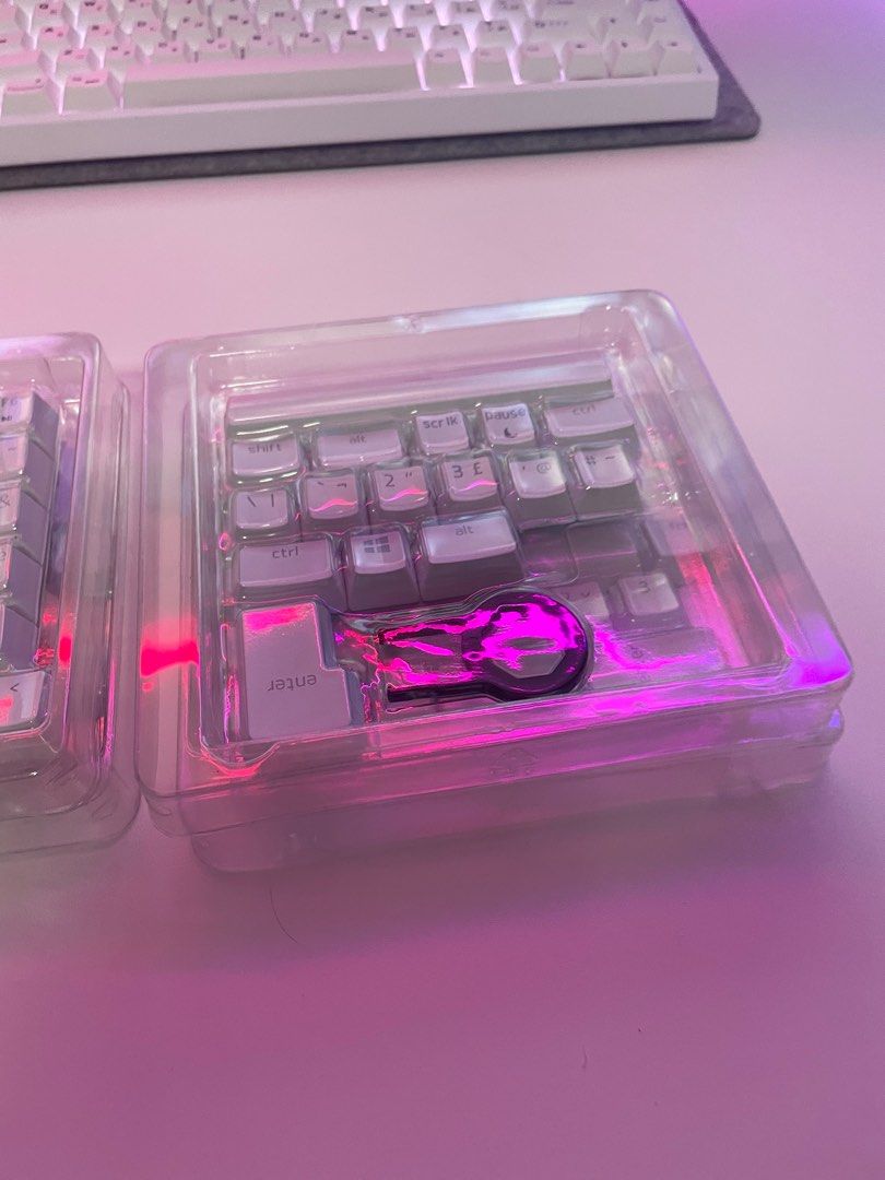 Razer PBT Keycap Upgrade Set (Mercury), Computers & Tech, Parts ...