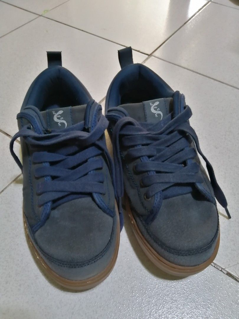 sandugo trekking shoes