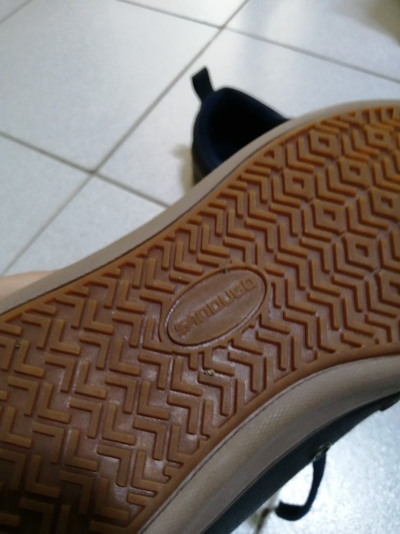 sandugo trekking shoes