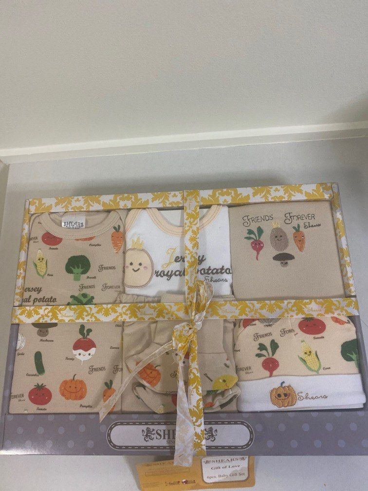 Shears Baby Gift Set, Babies & Kids, Babies & Kids Fashion on Carousell
