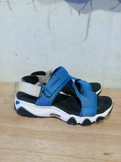 Skechers sendal sepatu
