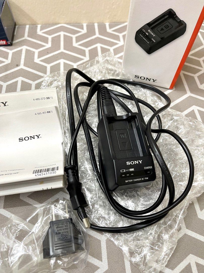Sony camera battery charger, Photography, Photography Accessories