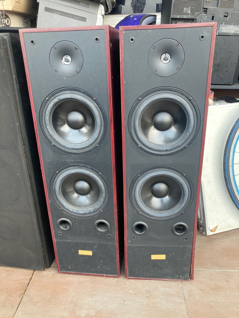 Speaker floor stand Audiodenon, Audio, Soundbars, Speakers & Amplifiers