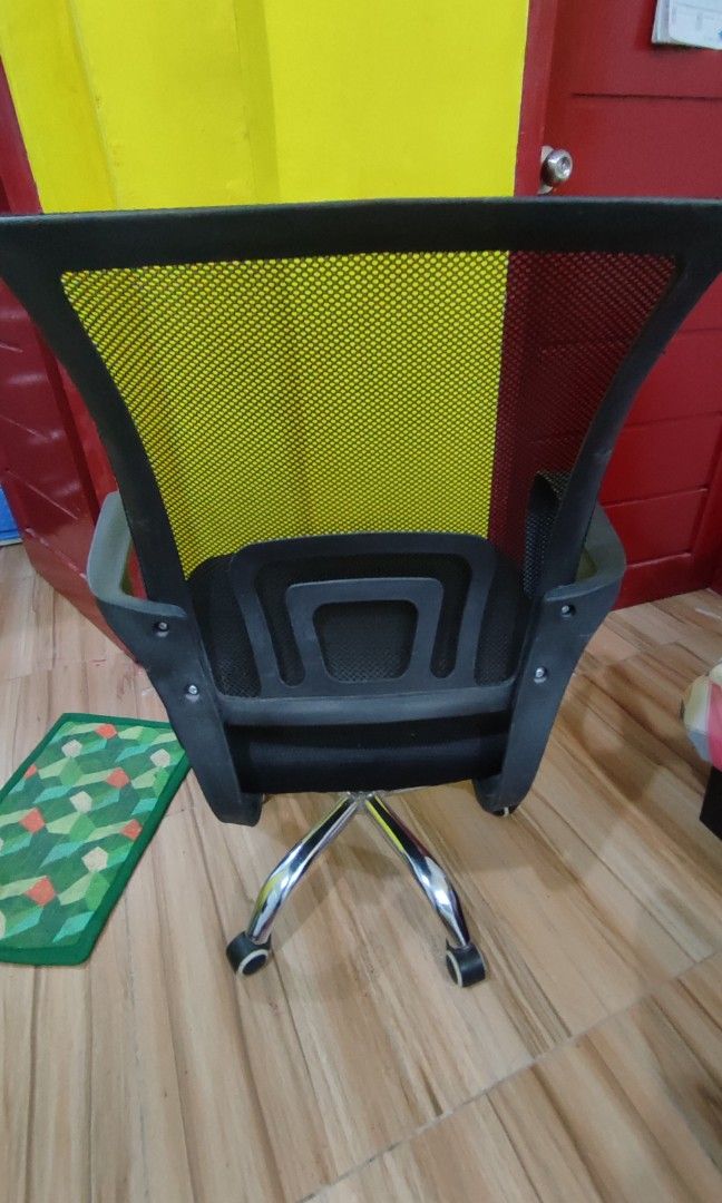 Swivel chair, Furniture & Home Living, Furniture, Chairs on Carousell