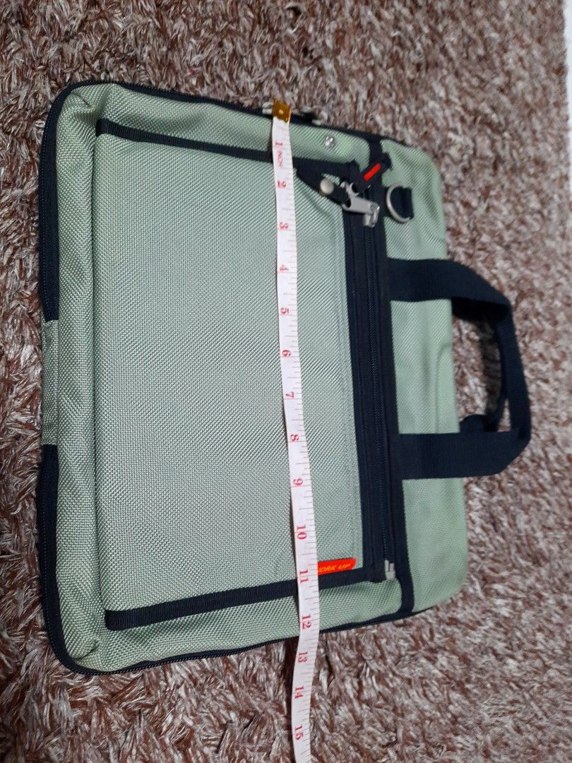 2026 Tablet bag (Category: Laptop Bags & Sleeves) located in Silang. Submitted by sari2bilina (Listing ID 1221699691, Image 2). Description: without sling.