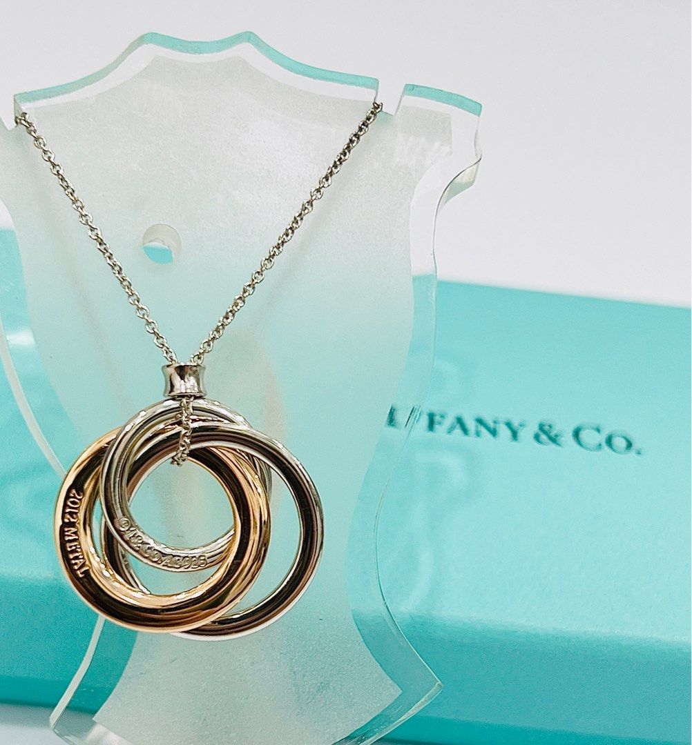 Gold circle shop necklace tiffany