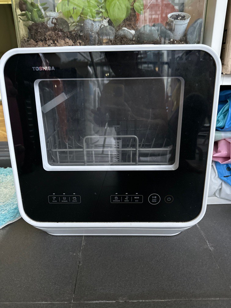 Toshiba mini dishwasher, TV & Home Appliances, Kitchen Appliances