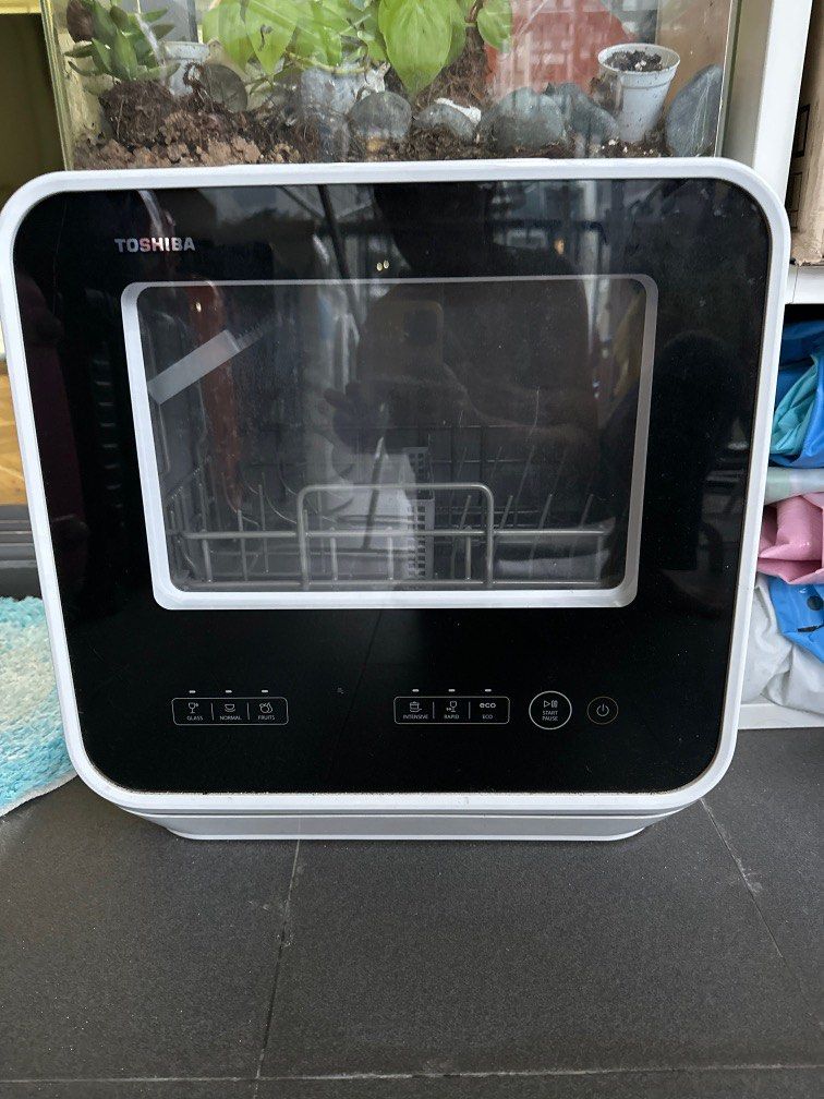 Toshiba mini dishwasher, TV & Home Appliances, Kitchen Appliances