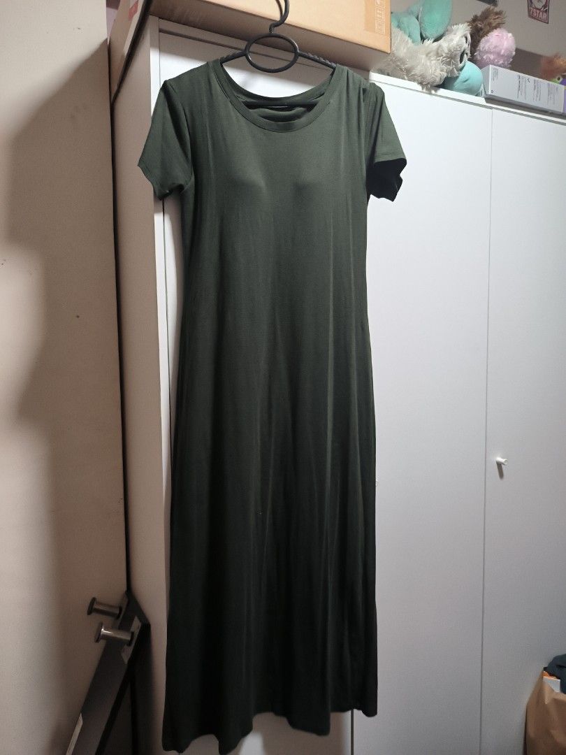 Uniqlo Long dress (built in bra)
