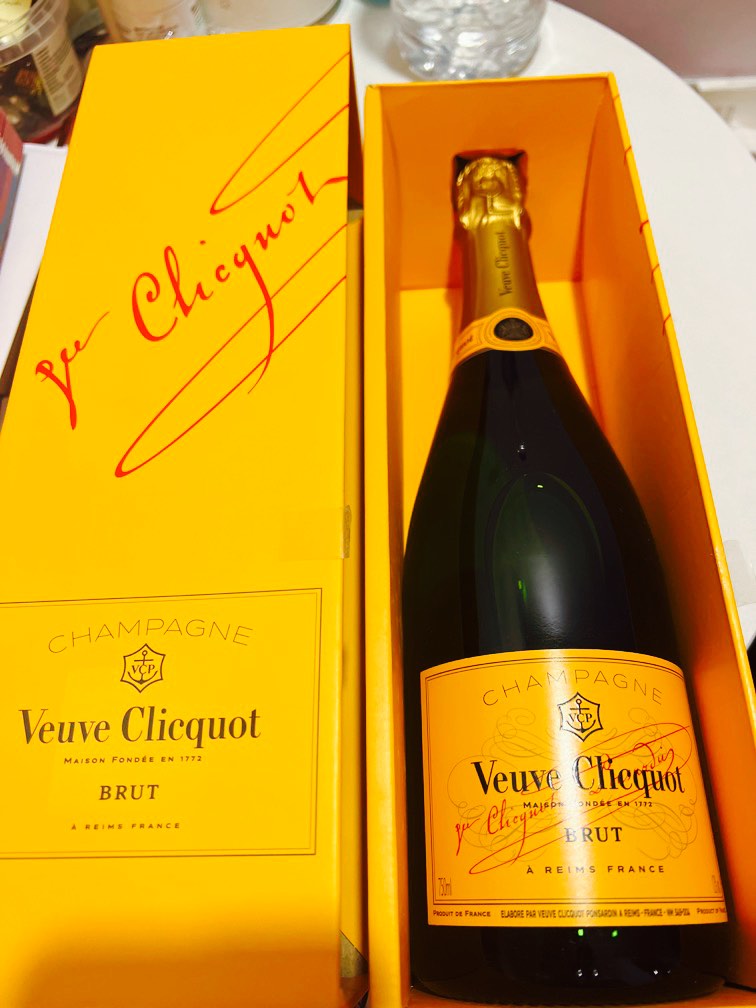 Veuve Clicquot Brut Yellow Label - Luminous Magnum Price & Reviews