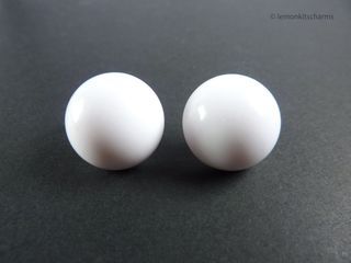 Vintage 1980s White Round Plastic Clip Earrings, er2214-c
