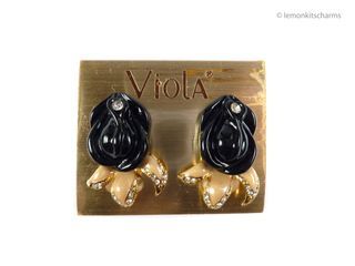 Vintage 90s Viola Black Rose Clip Earrings, er1322-cc