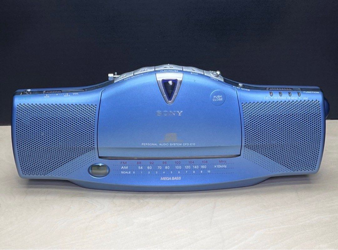 Vintage SONY BOOMBOX MODEL CFDE10, Audio, Portable Music Players on