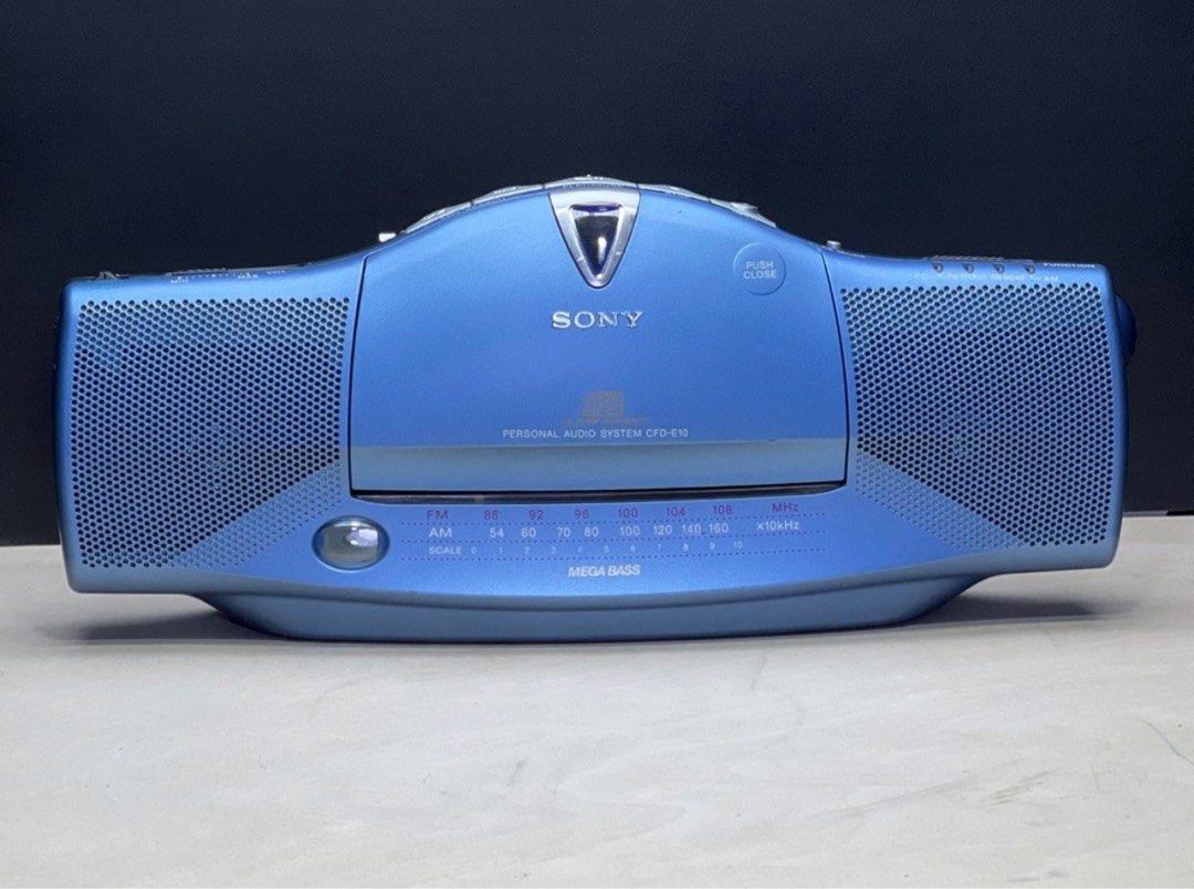 Vintage SONY BOOMBOX MODEL CFDE10, Audio, Portable Music Players on