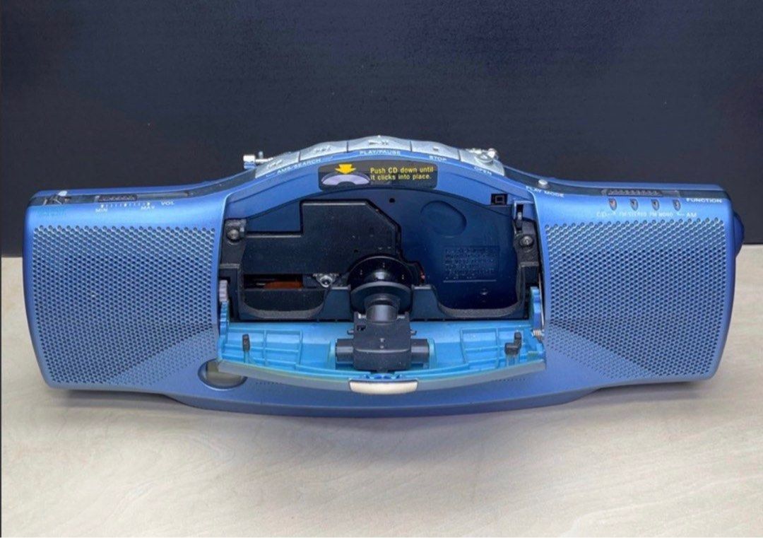 Vintage SONY BOOMBOX MODEL CFDE10, Audio, Portable Music Players on