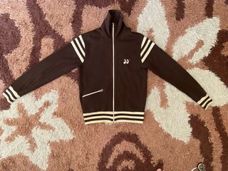 (Category: ) located in . Submitted by Sobpreloved (Listing ID 1221686057, Image 1). Description: .