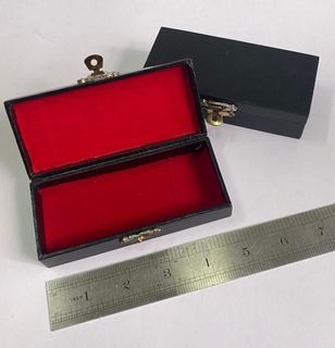 2套5吋x4吋 手工工藝木製盒子(可以存儲微型音樂,裝飾玩具,收藏品和 首飾) 2 sets 5"x4" Handcrafted Wooden Box (can store miniature music, decorative toys, collectibles and jewelry)