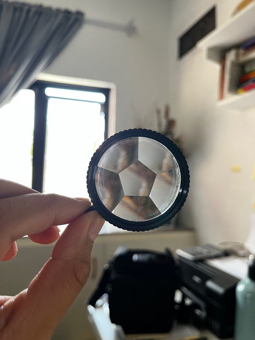 6 section 48mm lens filter (Category: Other Photography Accessories) located in Mandaluyong City. Submitted by j.brav (Listing ID 1221892770, Image 3). Description: 6 section lens filter with case and box RFS: Wrong size.