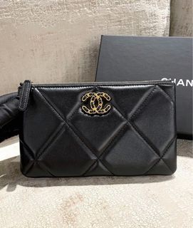 🆕 AUTHENTIC C 19 SMALL CASE