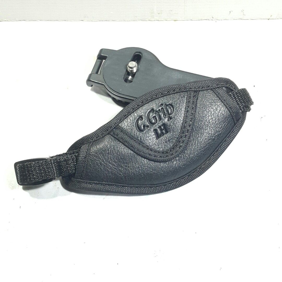 Accessory Grip for SLR or mirrorless (Category: Other Photography Accessories) located in Paranaque City. Submitted by vintagepopsicle (Listing ID 1222043952, Image 1). Description: Accessory Camera Grip by CGrip. Unused but doesnt have the box. Great for easing the strain off your hands when shooting outdoors. Gcash and Lalamove. Sold as it is..