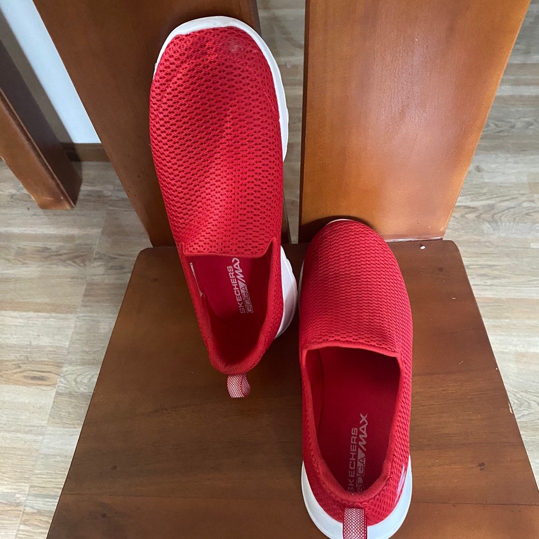 skecher slip on sandals