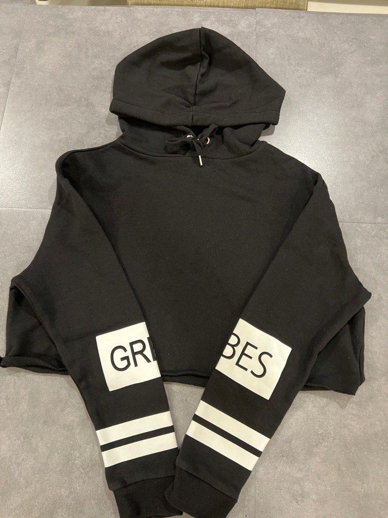 Black Hoodie, Women's Fashion, Coats, Jackets and Outerwear on Carousell