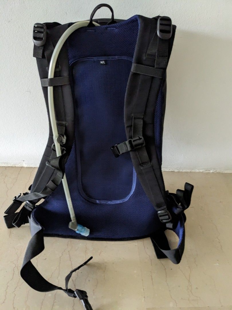 BRAND NEW Hydro Flask hydration back pack 20L, Sports Equipment, Other