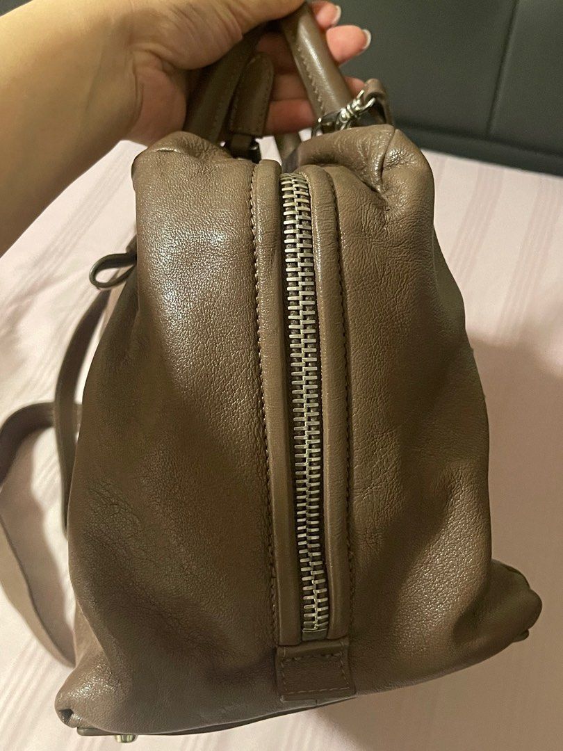 Price drop Authentic Brand new Marc Jacobs leather bag Luxury