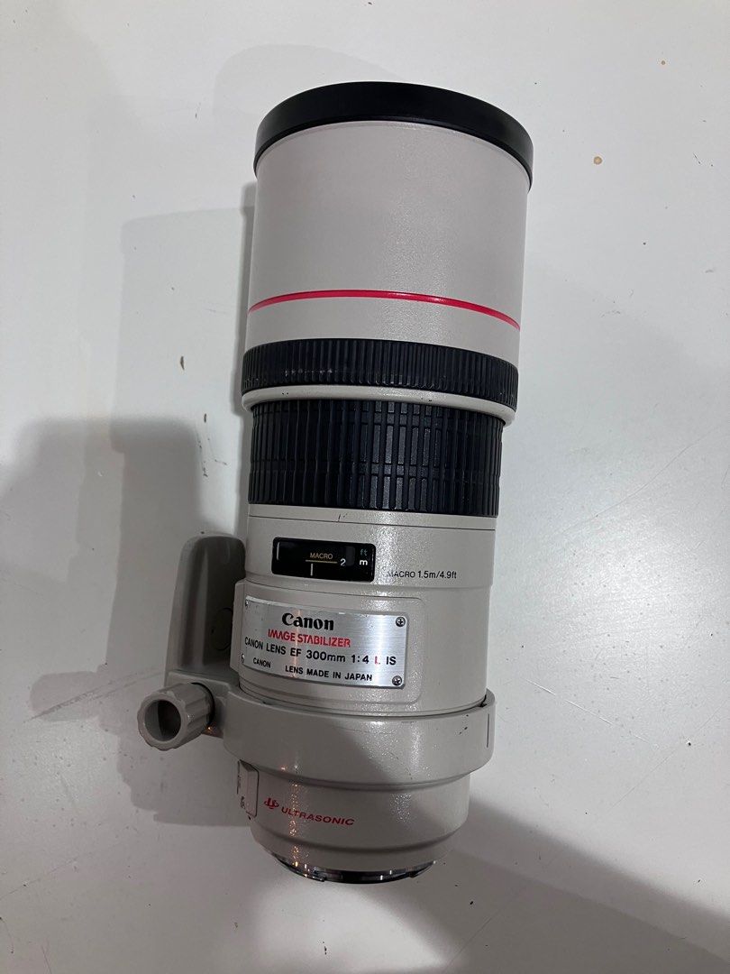 Canon EF 300mm f 4L IS USM Image Stabilizer AutoFocus Telephoto Lens with Case  Hood Grey Mark