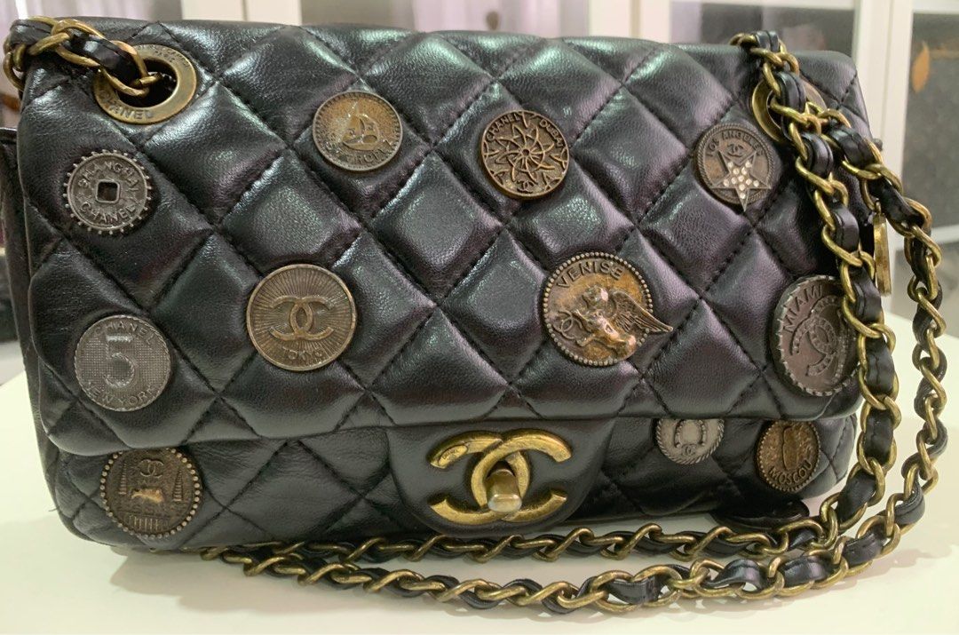 Chanel medallion flap 2025 bag