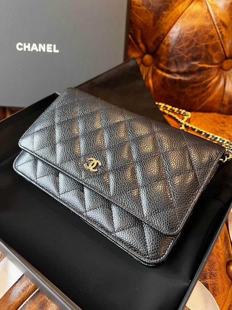 Chanel WOC 金扣經典款2023 單, 名牌, 手袋及銀包- Carousell
