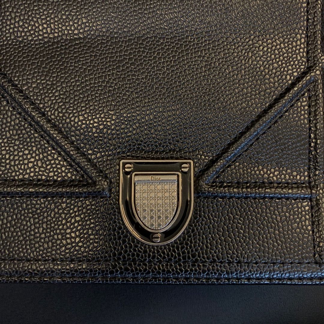 Dior Diorama Bag (Category: Luxury Bags & Wallets) located in San Pablo. Submitted by sza.sells (Listing ID 1221866628, Image 2). Description: Dior Diorama Bag small NGA, Korea Sourced Bought from a vintage ig store high quality leather flaws in pic, chain discoloration and marks of usage in the flap .