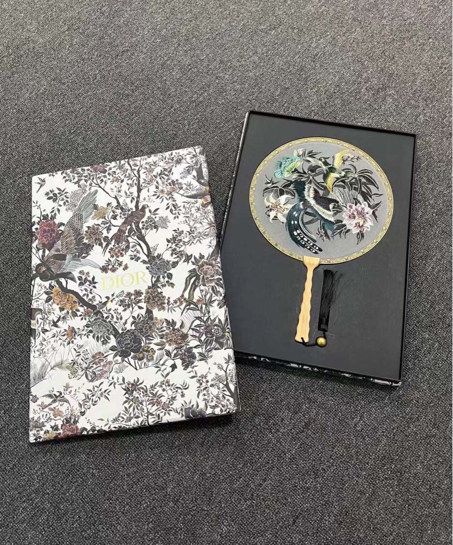 Dior Vic 限定扇子