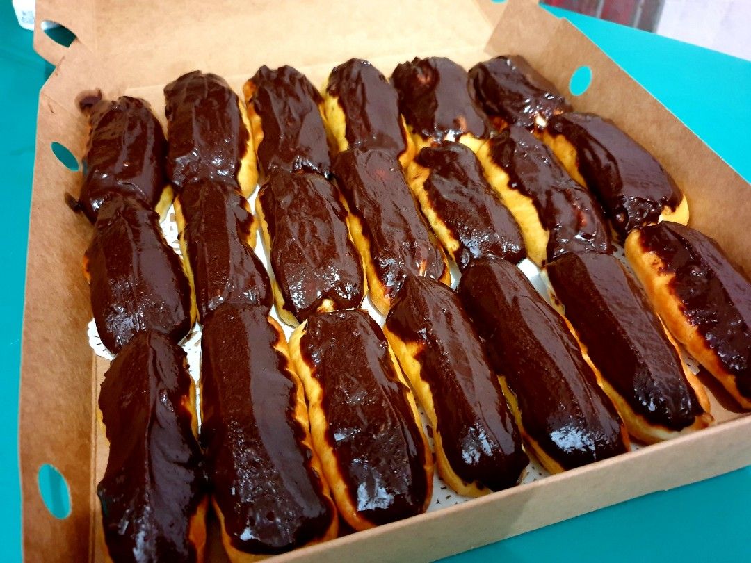 Eclair (Category: Homemade Bakes) located in Singapore. Submitted by thewhippinglab2 (Listing ID 1022035818, Image 3). Description: Eclair for your dessert table. 30 Pieces, $36 40 Pieces, $48 50 Pieces, $60 Do chat with us for more enquiries..