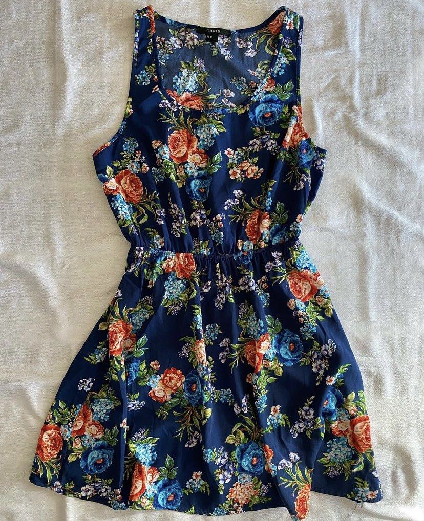 Forever21 Floral dress (Category: Dresses) located in Guimba. Submitted by roquefellas (Listing ID 1221995668, Image 1). Description: Fits to small-medium. Used once. No flaws. Like new..